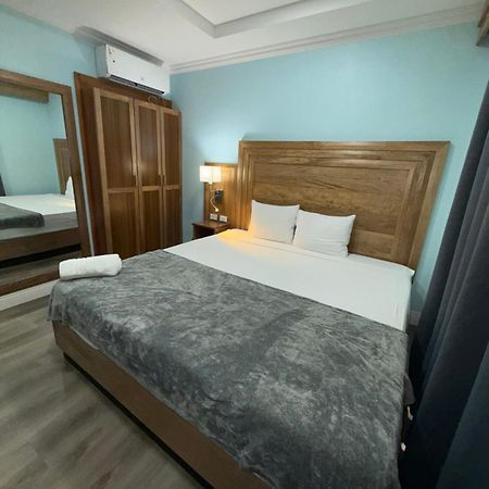Airport Suites Hotel Piarco ภายนอก รูปภาพ