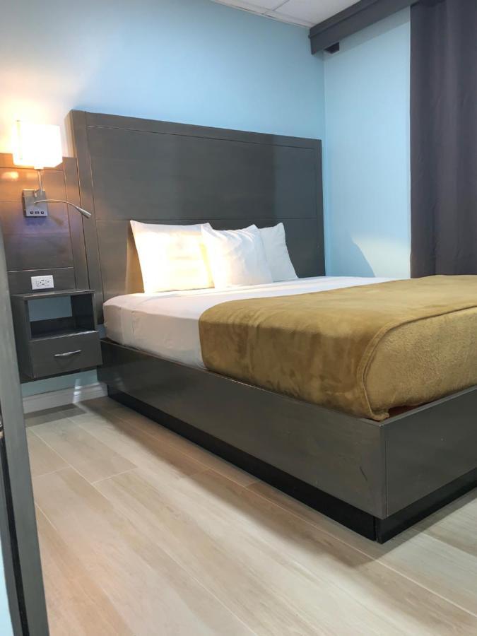 Airport Suites Hotel Piarco ภายนอก รูปภาพ