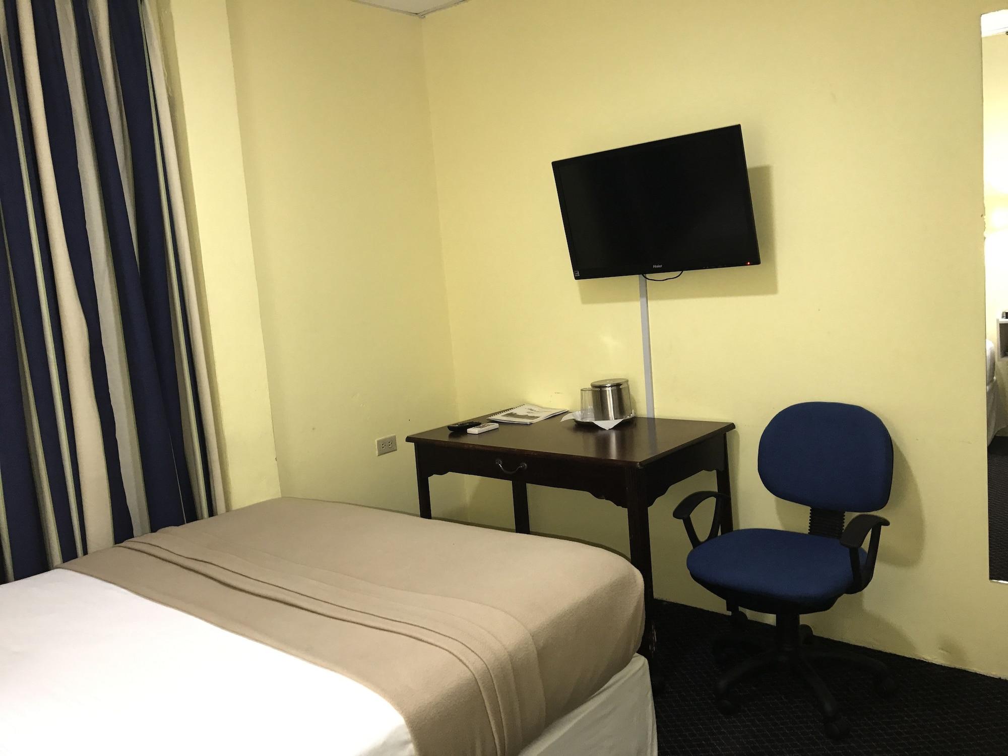 Airport Suites Hotel Piarco ภายนอก รูปภาพ