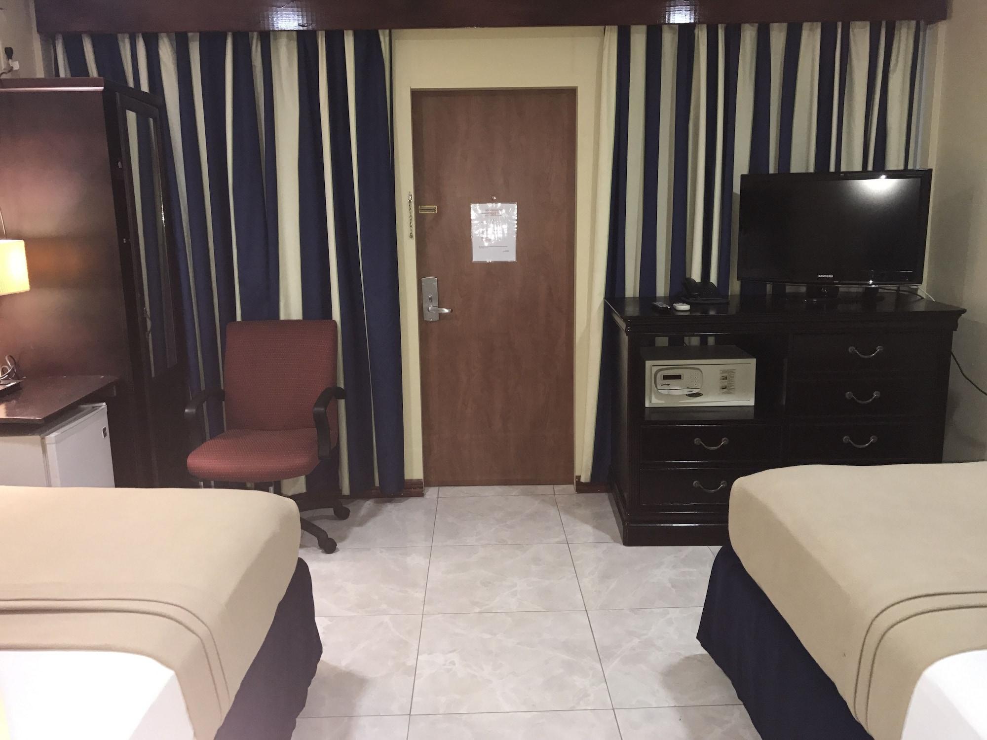 Airport Suites Hotel Piarco ภายนอก รูปภาพ