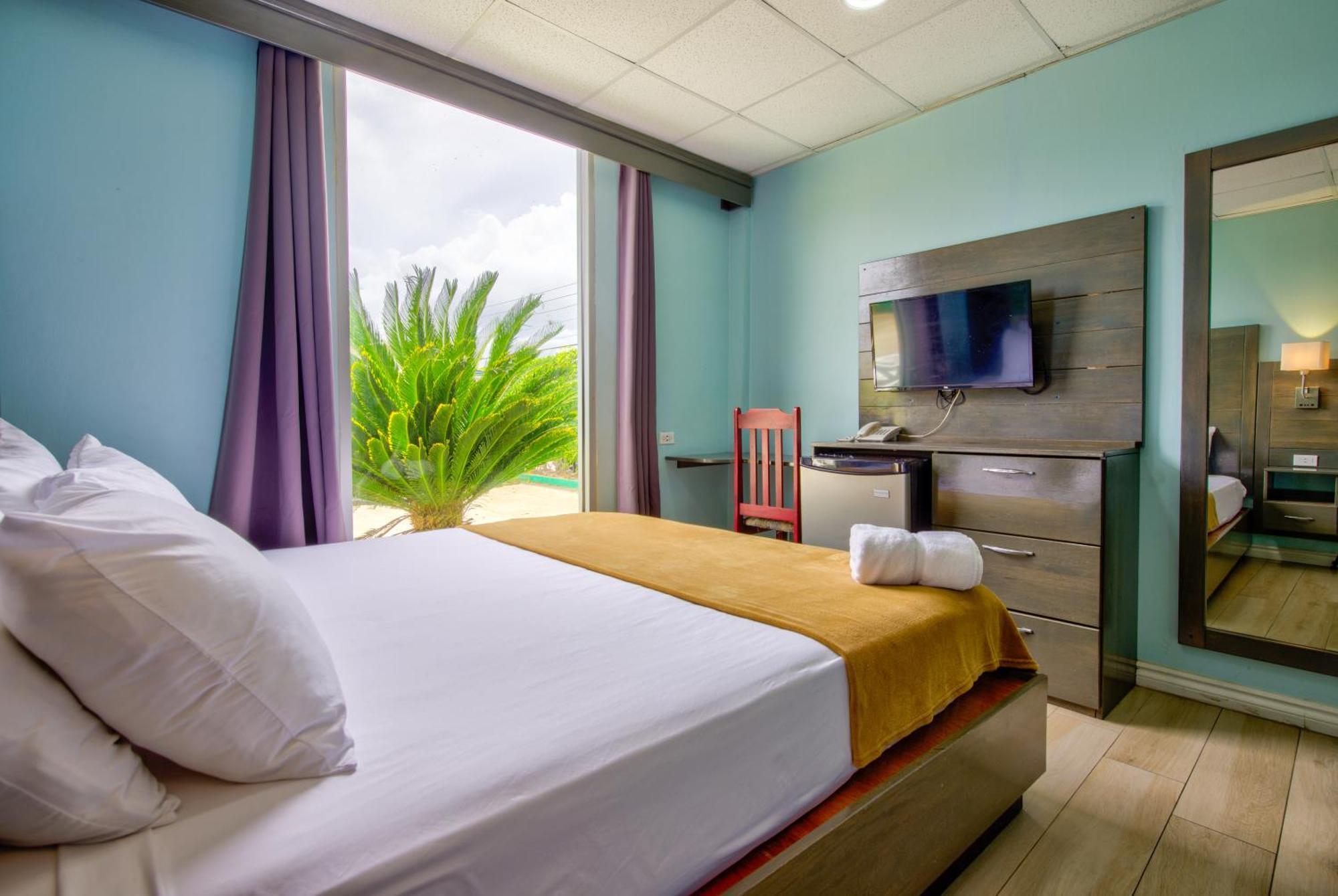 Airport Suites Hotel Piarco ภายนอก รูปภาพ