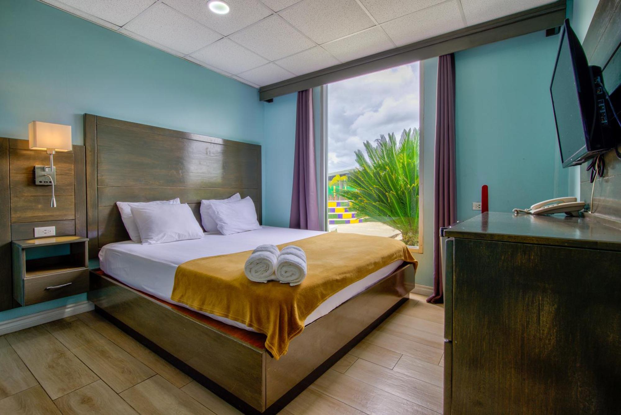Airport Suites Hotel Piarco ภายนอก รูปภาพ