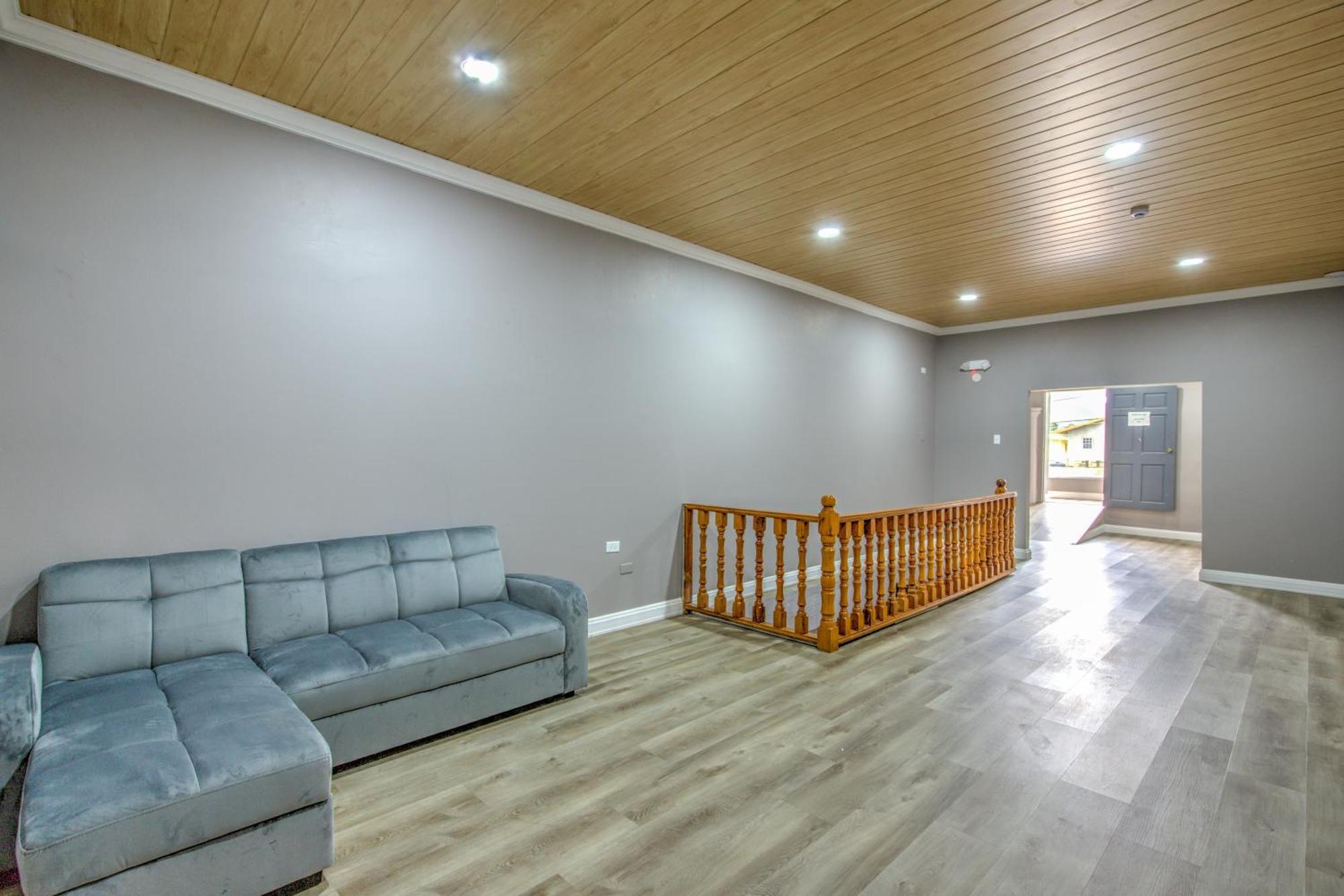 Airport Suites Hotel Piarco ภายนอก รูปภาพ